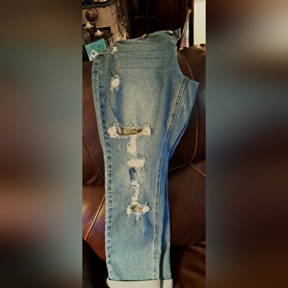 1948 DenimDistressed Light Blue Boyfriend Cuffed Jeans for Women